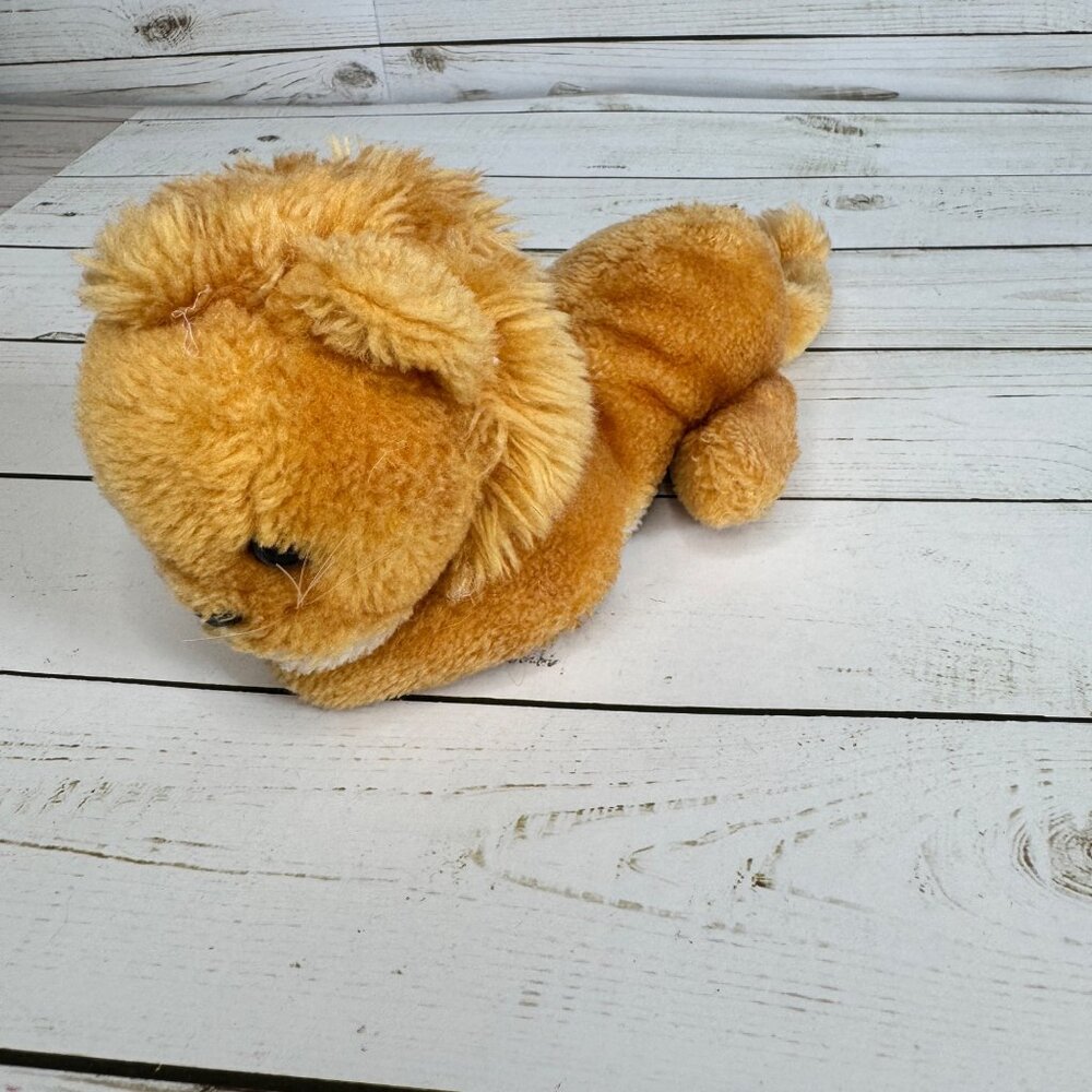Vintage Dakin Lion Plush 1981 Golden‎ Tan White Belly Stuffed Animal